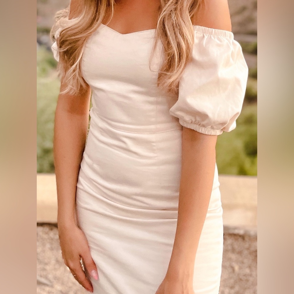 Elegant Cream Puff Sleeve Dress